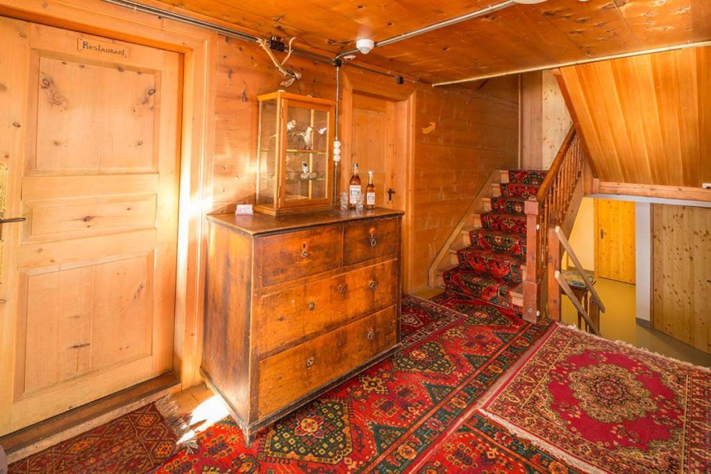 Gasthaus Alpenrose Juf 호텔 외부 사진